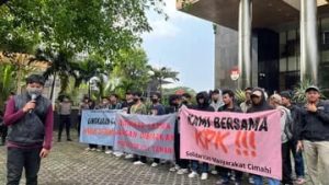 Solidaritas Masyarakat Cimahi Gelar Aksi di KPK, Nama Dikdik Terseret Pusaran Korupsi Wali Kota Cimahi