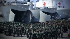 Kapal Perang TNI Angkut Seribuan Prajurit Tempur ke Papua, Ada Pasukan Elite Para Raider Kostrad