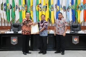 Kemendagri Raih Penghargaan Kematangan UKPBJ Level 3 (Proaktif) dari LKPP