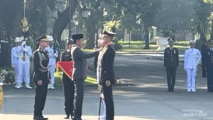 Jokowi Pimpin Upacara Praspa TNI dan Polri 2024 di Istana
