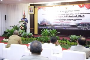 Selamatkan Setengah Triliun Aset Negara, Wamen ATR/Waka BPN Serahkan Sertipikat Tanah ke Pemkot Malang