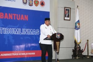 Pelihara Semangat Pelayanan di Daerah,     Kemendagri Serahkan Bantuan Trantibumlinmas