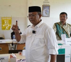 Dikdik Pantau Penghitungan Suara Melalui Real Count KPU