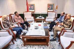 Menteri PANRB Bahas Peningkatan Kualitas SDM Industri Pertahanan Bersama PT Pindad