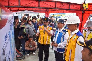 Sambut Libur Nataru, Menteri PU Tinjau Jalan Tol Fungsional Gending-Krasaan