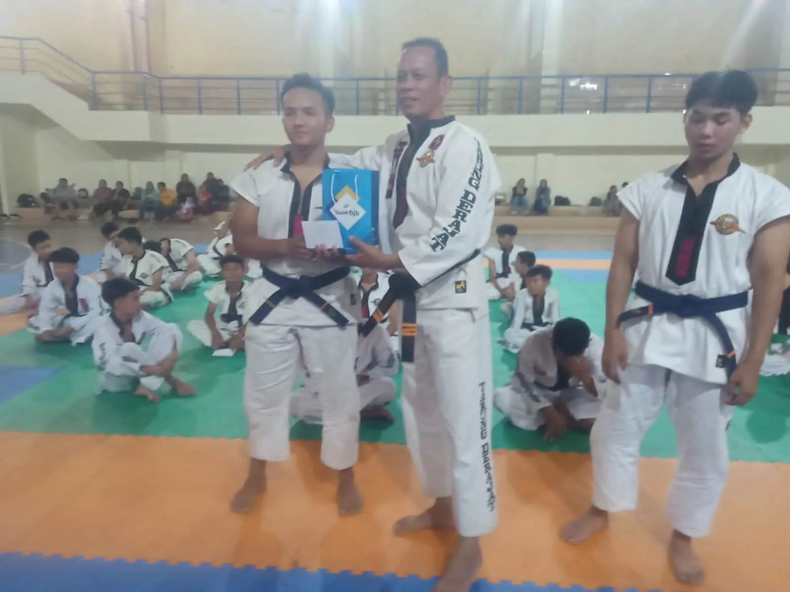 Tarung Drajat Pengcab Cimahi Gelar Exsebisi