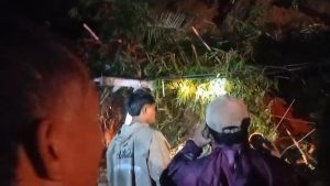 Bungbulang Garut Diterjang Longsor, 1 Orang Tertimbun