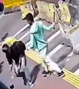 Viral, Video Preman Tanah Abang Todong & Bacok Pria yang Pertahankan Ponsel