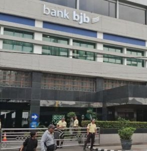 KPK Geledah Kantor Bank BJB, Diduga Terkait Korupsi Rp200 Miliar