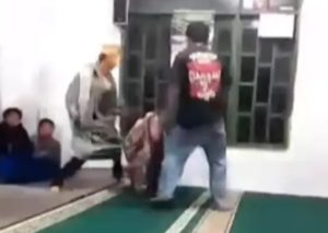 Tragis! Remaja Dikeroyok Saat Tadarus di Masjid, Ayah Korban Meninggal Dunia