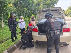 Brimob Polda Jabar Hadirkan Rasa Aman dan Peduli di Jalur Mudik Lebaran