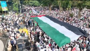 Puluhan Ribu Warga Ikuti Aksi Bela Palestina yang Digelar di Kota Bandung