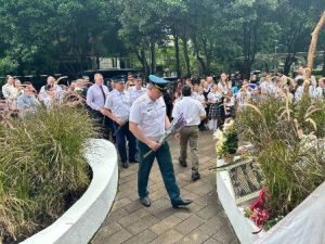 Kedutaan Rusia Peringati Hari Kosmonautik dengan Peletakan Karangan Bunga untuk Yuri Gagarin