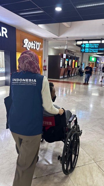 Kemenlu Berhasil Pulangkan 4 WNI Korban Online Scam dalam Kondisi Sakit