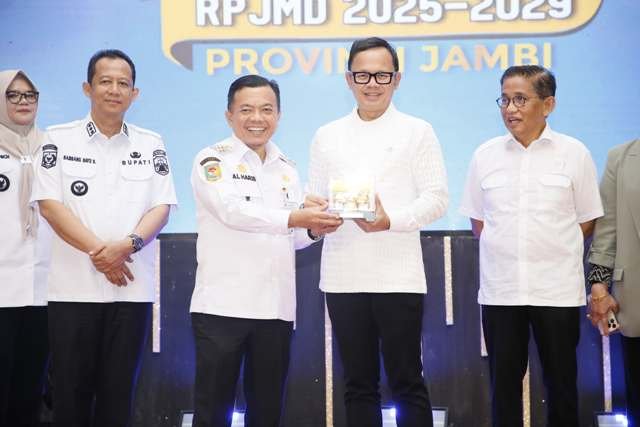 Wamendagri Bima Arya Tekankan Peran Penting Pemda Dukung Pertumbuhan Ekonomi Nasional