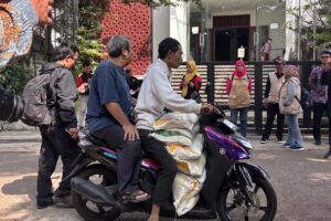 Bulog Bandung Salurkan 11.600 Ton Beras Bantuan Cadangan Pangan