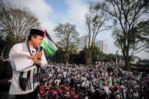 Ribuan Warga Padati Gedung Sate dalam Aksi Bela Palestina