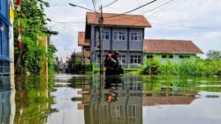 Dua Desa di Dayeuhkolot Bandung Terendam Banjir, Ketinggalan Air hingga 50 Sentimeter