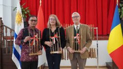 Melodi Angklung Indonesia untuk Sekolah Tunanetra di Rumania
