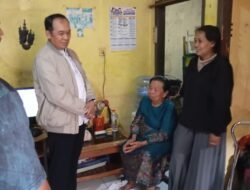 Wali Kota Cimahi Datangi Lansia di Gang Sempit, Hadirkan Harapan Baru
