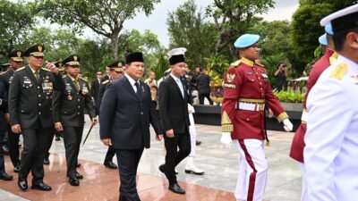 Wapres Gibran Dampingi Presiden Prabowo Pimpin Upacara Pemakaman Wapres RI ke-6 Try Sutrisno di TMP Kalibata