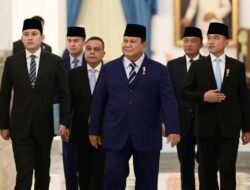 Wapres Gibran Dampingi Presiden Prabowo Lantik Sejumlah Pejabat Negara di Istana Negara