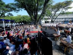 Bandung Kota Angklung Festival 2026 Pecah, 500 Seniman Ramaikan Balai Kota