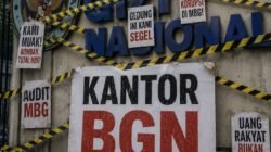 Kantor BGN Disegel Warga, 346 Dapur SPPG Berhenti: Tuntutan Audit & Evaluasi MBG Menguat