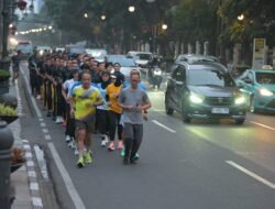 Kapolda Jabar Pimpin Lari Bersama, Tekankan Kebugaran Personel untuk Dukung Tugas Kepolisian