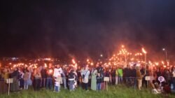Ribuan Obor Terangi Langit Cisompet: Warga Desa Neglasari Garut Gelar Gebyar 1 Muharram 1448 H