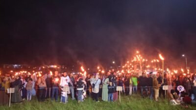 Ribuan Obor Terangi Langit Cisompet: Warga Desa Neglasari Garut Gelar Gebyar 1 Muharram 1448 H