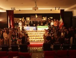 Ratusan Warga Jakarta Nyalakan Harapan untuk Anak-anak Korban Tragedi Iran dan Rusia, Pesan Perdamaian Menggema dari Russian House