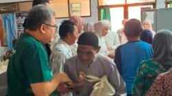 Wujud Nyata Kepedulian Sosial, Pegadaian Kanwil X Jawa Barat Salurkan 100 Paket Sembako dan Kenalkan Literasi Digital bagi Lansia di Indramayu